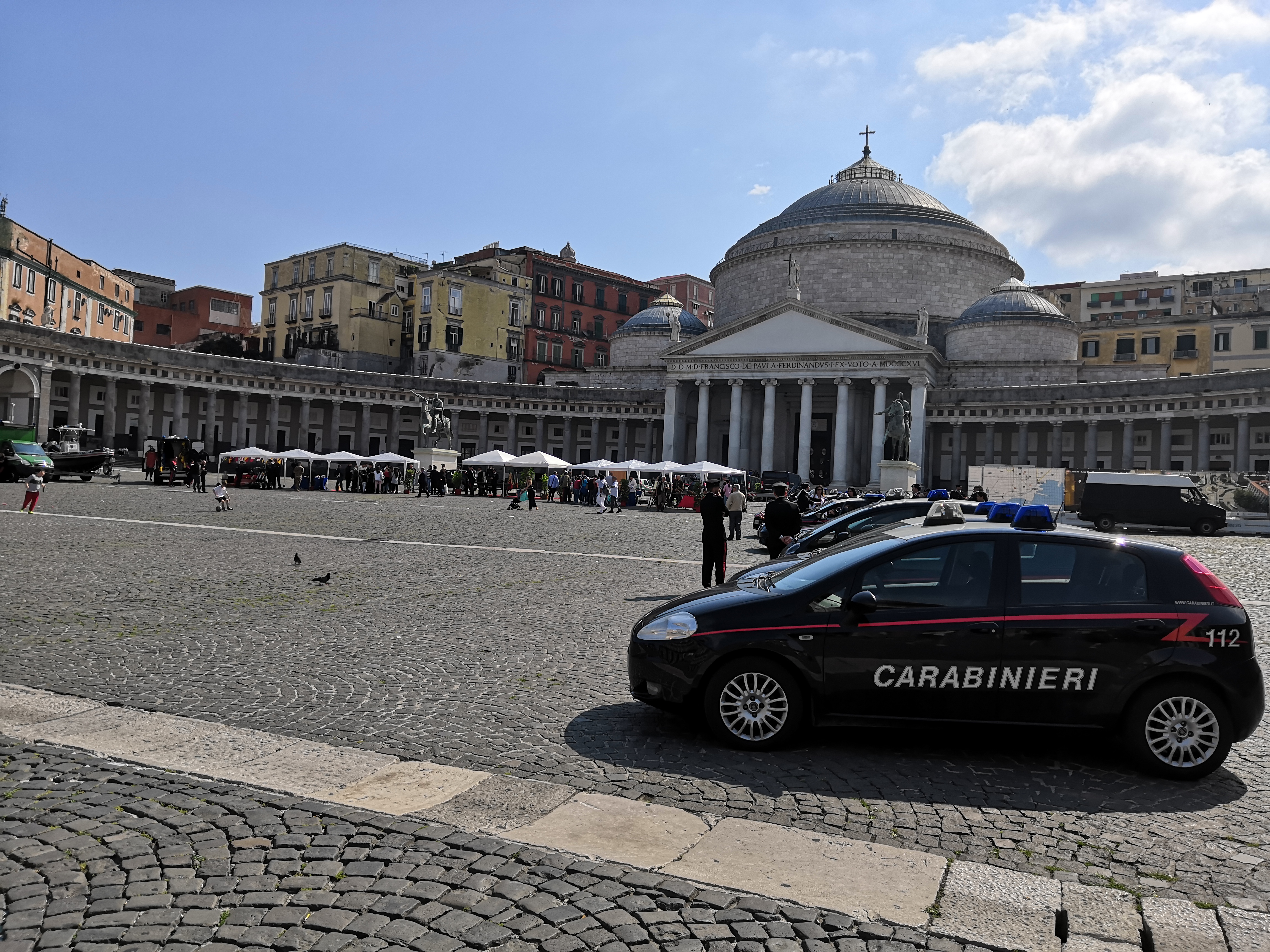 Carabinieri piazza plebiscito