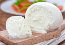 Protesta camionisti, stop alla mozzarella Dop e mense scuole a rischio. Manfredi e Leccese: «Città verso la paralisi»