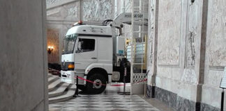 camion palazzo reale