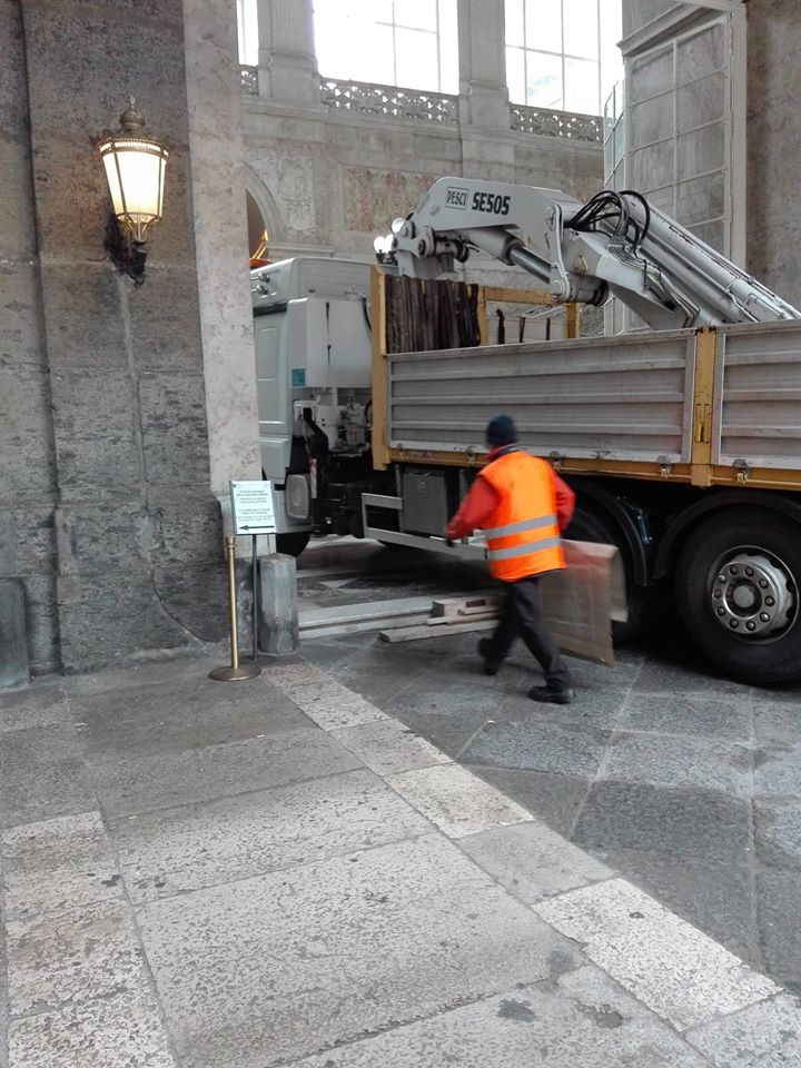 camion palazzo reale