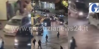 Napoli, rissa tra giovani in piazza Vanvitelli anche a colpi di sedie | Video